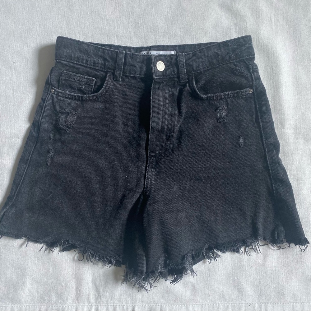 Zara Denim Distressed Cut Off Shorts Black Size 4
